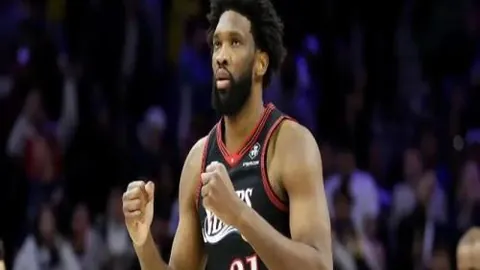 奥科吉获比尔盛盛赞，成为球队防守活力之源，激励全员追求卓越防守目标